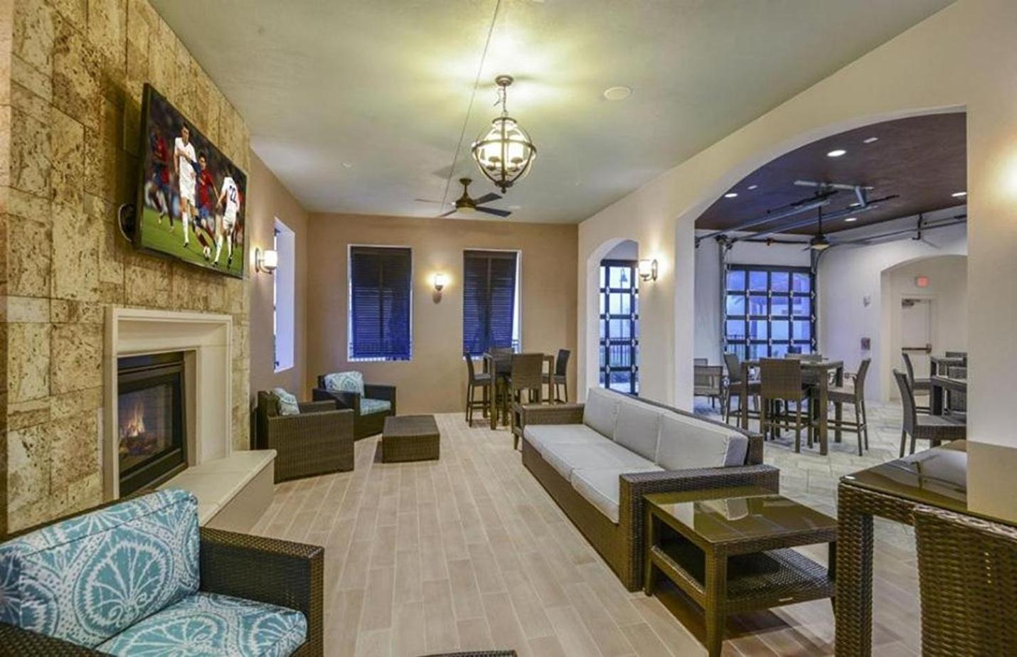 Beautiful Townhome Wprivate Pool 7 Mi To Disney Kissimmee Eksteriør bilde